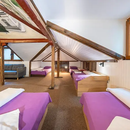 House For Up To 20 Guests Entire Place Pensjonat Sofia