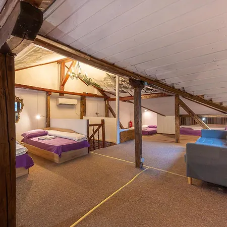 Central House For Up To 16 Guests Entire Place *