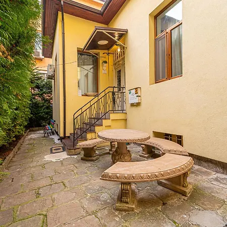 Penzion Central House For Up To 16 Guests Entire Place Sofie