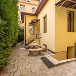 House For Up To 20 Guests Entire Place 게스트하우스 소피아